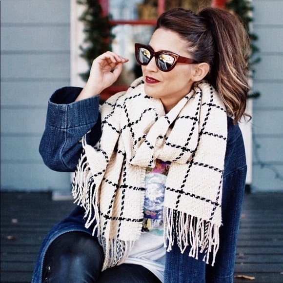 Old Navy Accessories - Old navy cream & black large striped fringe scarf